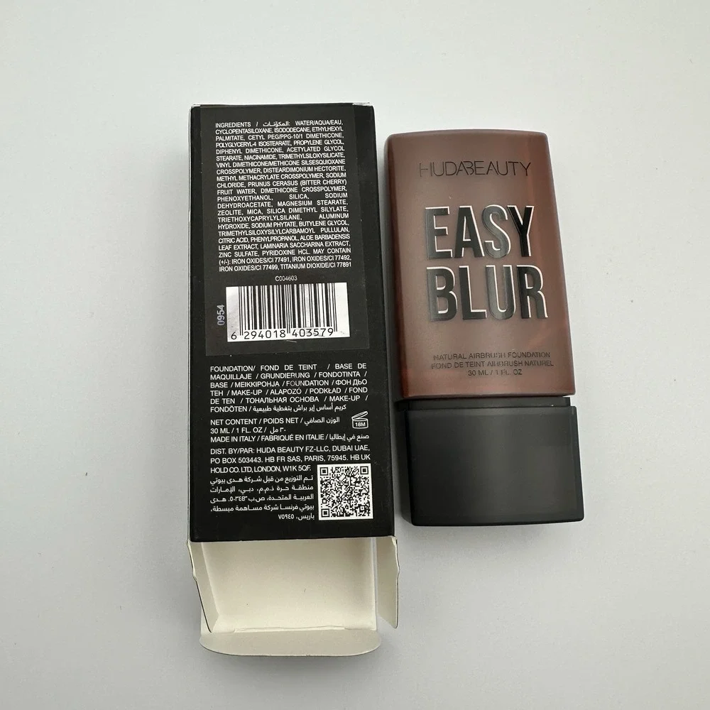 HUDA BEAUTY Easy Blur Natural Airbrush Foundation Lava Cake 590R Niacinamide